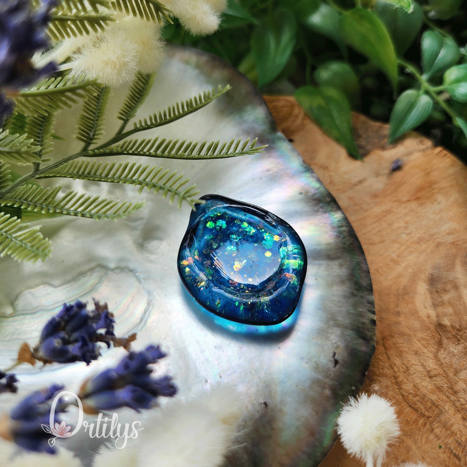 Worry stone "ZEPHIR" Bleu paillettes - Creux moyen đșđș