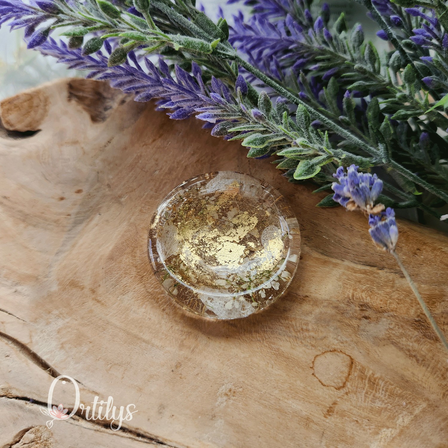 Worry stone "ALIZĂ" blanche et feuilles d'or - Creux moyen đșđș â Image 8