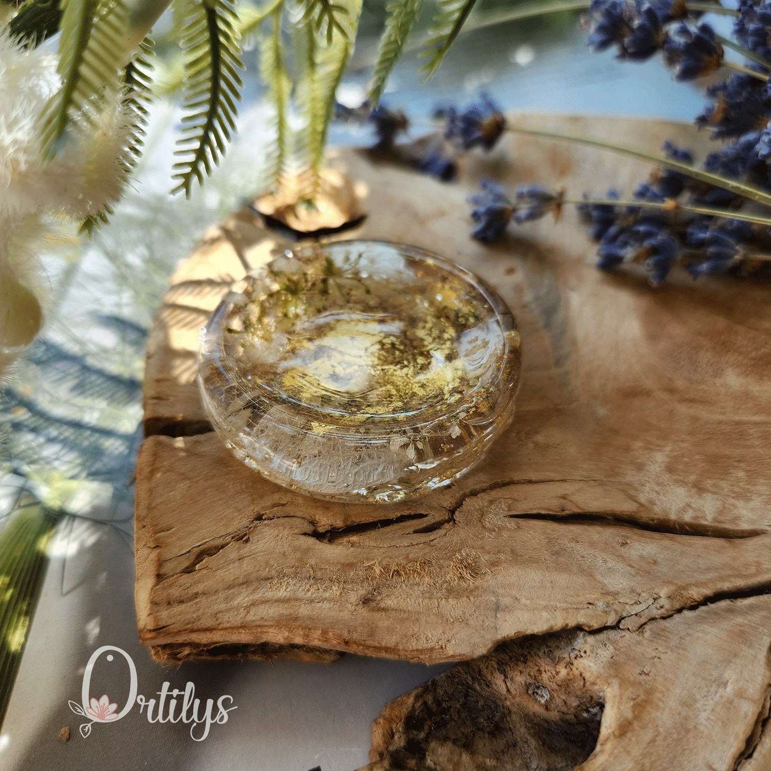 Worry stone "ALIZĂ" blanche et feuilles d'or - Creux moyen đșđș â Image 4
